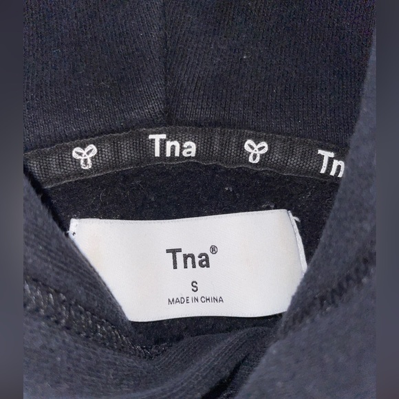 COPY - ARITZIA PERFECT HOODIE - Picture 2 of 3